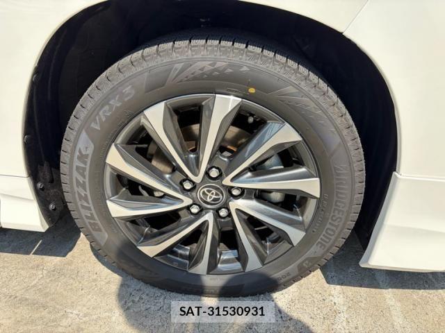 Toyota VOXY 2023-06 7458706-5