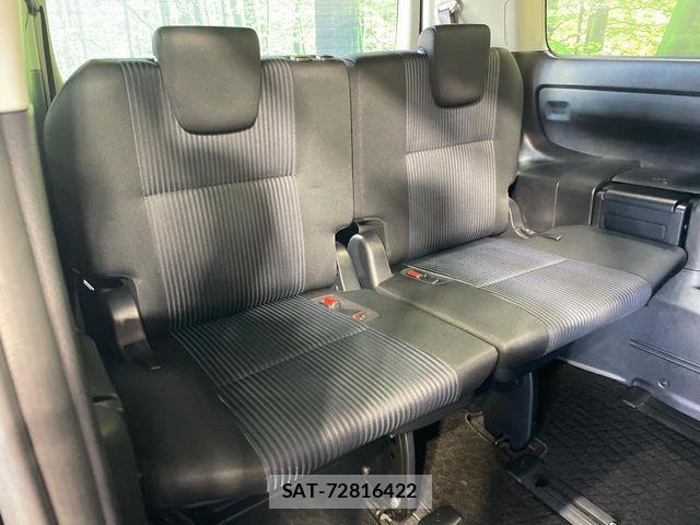 Toyota VOXY 2015-07 7458745-9