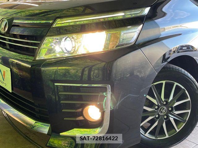 Toyota VOXY 2015-07 7458745-12