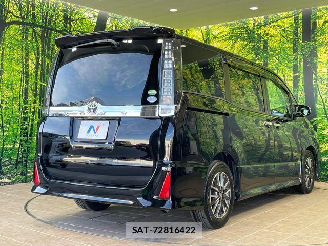 Toyota VOXY 2015-07 7458745-17