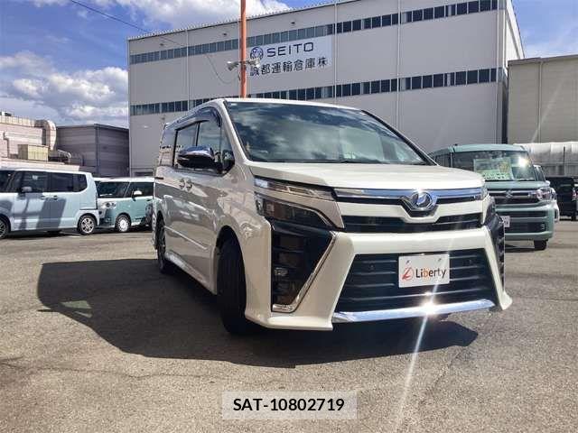 Toyota VOXY 2019-07 7458730-10