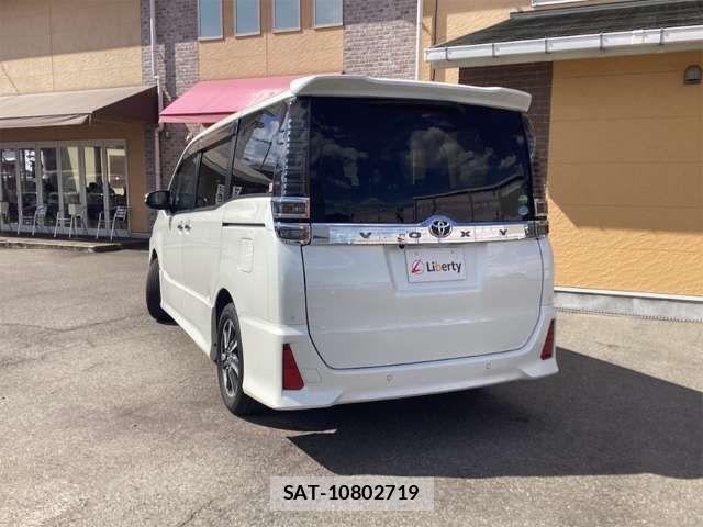 Toyota VOXY 2019-07 7458730-14