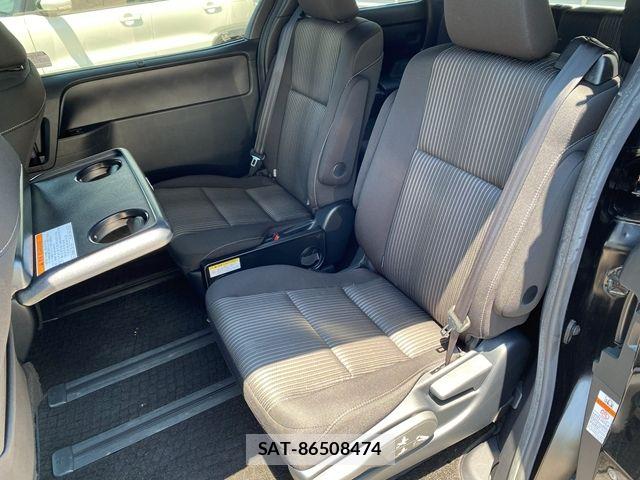 Toyota VOXY 2018-05 7458741-15