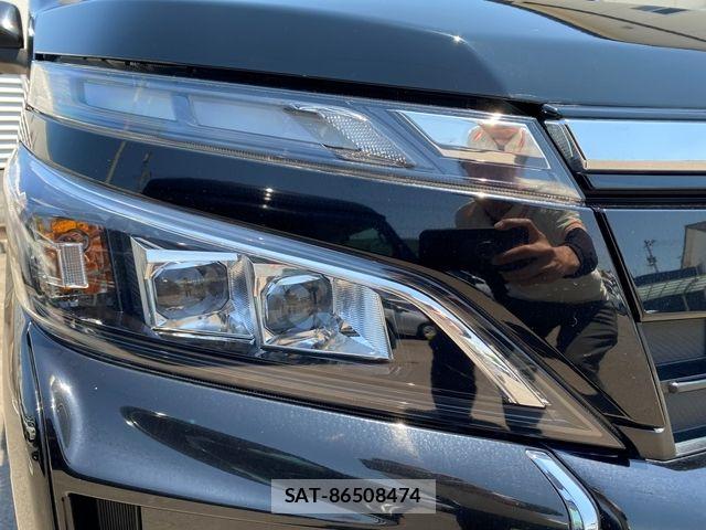 Toyota VOXY 2018-05 7458741-24