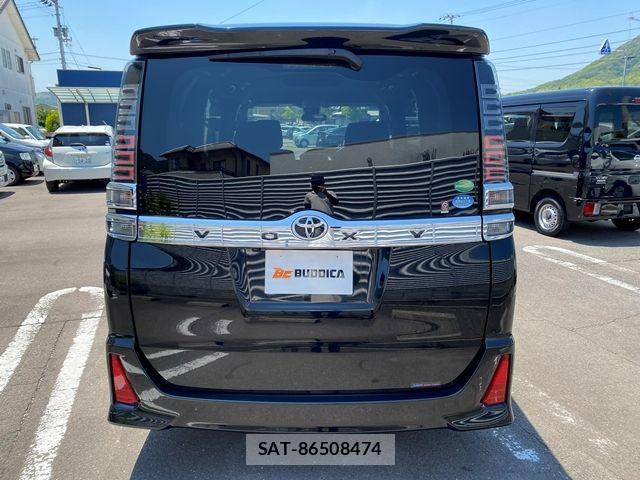 Toyota VOXY 2018-05 7458741-7