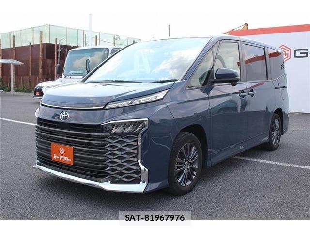 Toyota VOXY 2023-05 7458718-9