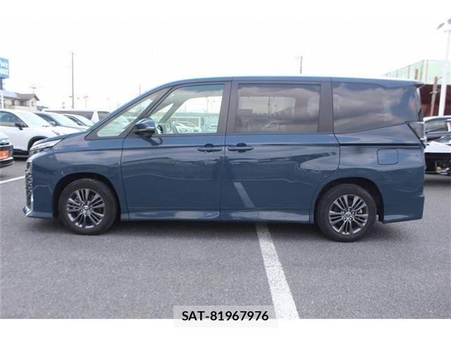 Toyota VOXY 2023-05 7458718-10