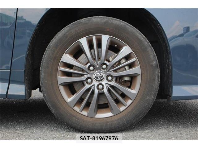 Toyota VOXY 2023-05 7458718-15
