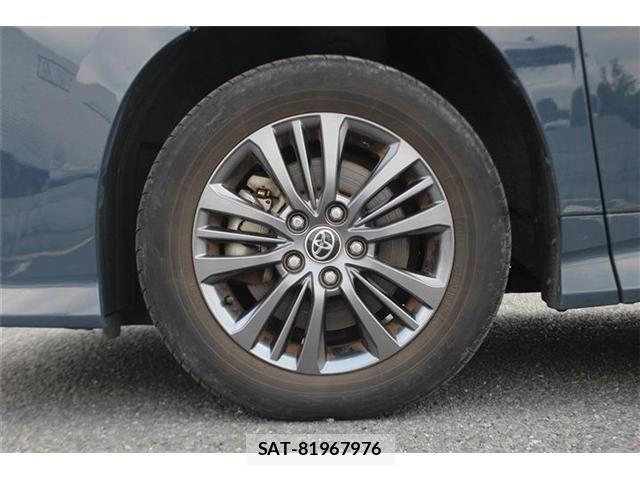 Toyota VOXY 2023-05 7458718-16