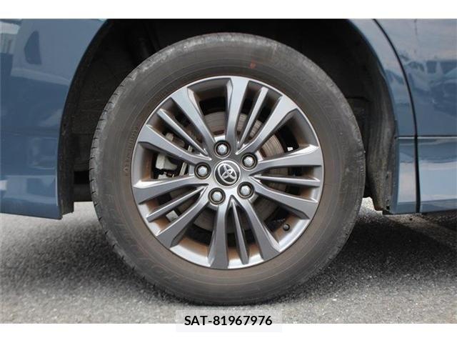 Toyota VOXY 2023-05 7458718-18