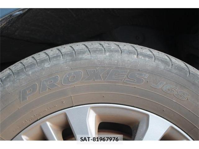 Toyota VOXY 2023-05 7458718-19