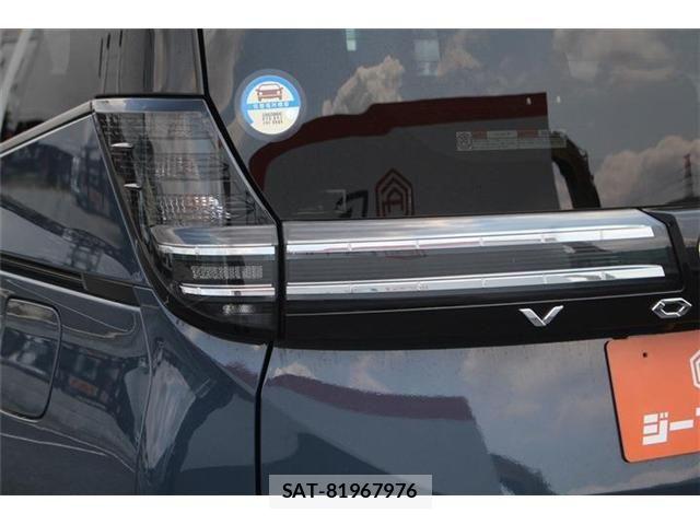 Toyota VOXY 2023-05 7458718-25