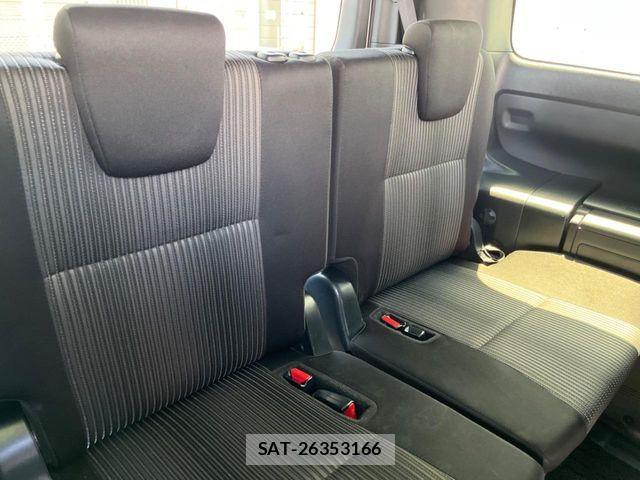 Toyota VOXY 2020-03 7458737-9
