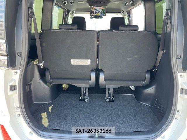 Toyota VOXY 2020-03 7458737-10