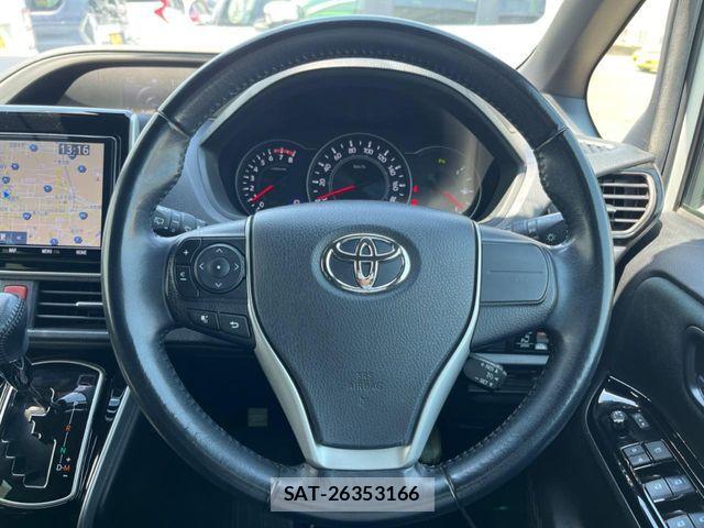 Toyota VOXY 2020-03 7458737-11
