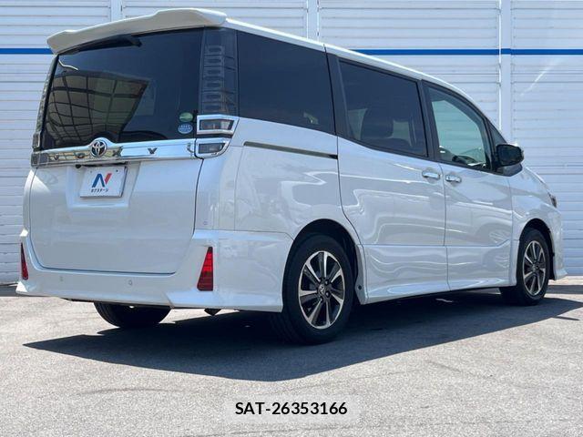 Toyota VOXY 2020-03 7458737-17