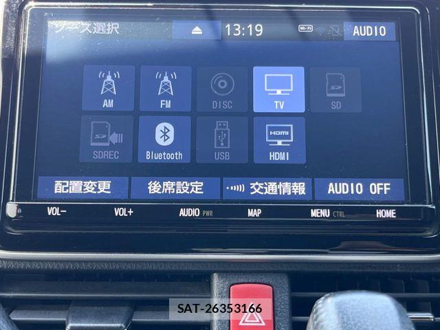 Toyota VOXY 2020-03 7458737-2
