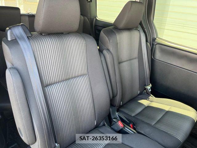 Toyota VOXY 2020-03 7458737-8