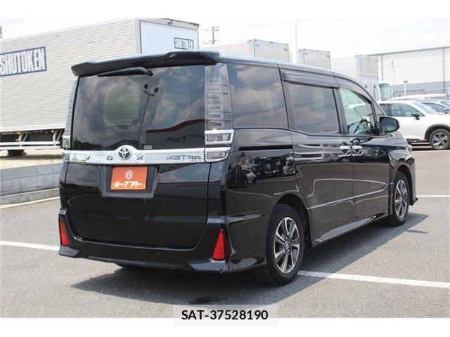 Toyota VOXY 2021-03 7458735-12