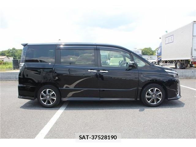 Toyota VOXY 2021-03 7458735-13