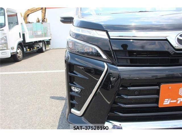 Toyota VOXY 2021-03 7458735-20