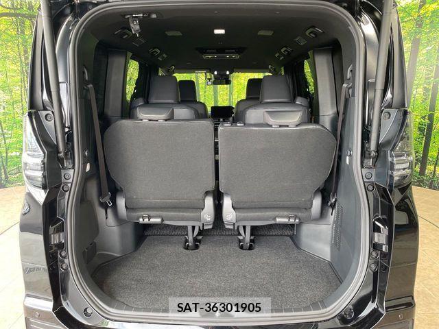 Toyota VOXY 2024-10 7458697-10