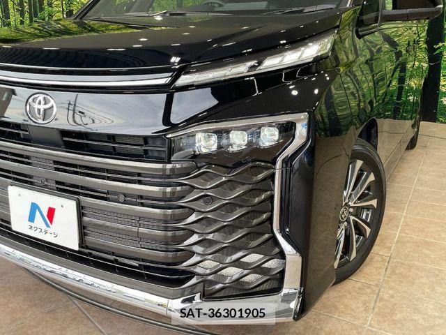 Toyota VOXY 2024-10 7458697-12