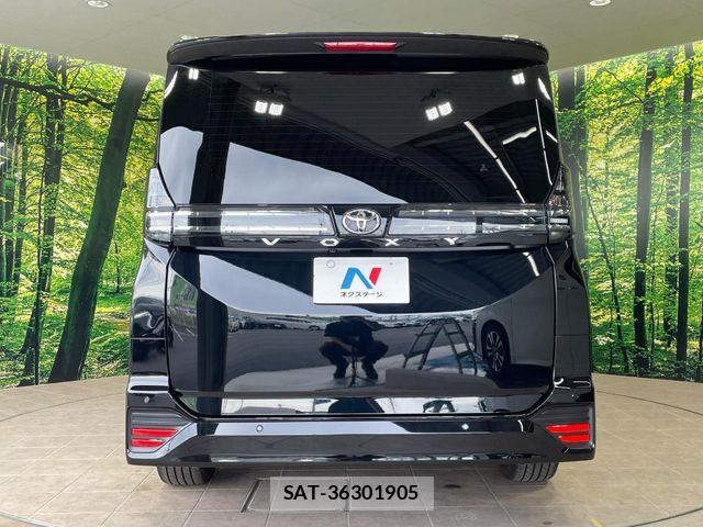 Toyota VOXY 2024-10 7458697-15