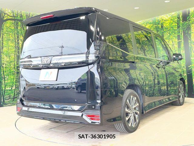 Toyota VOXY 2024-10 7458697-17
