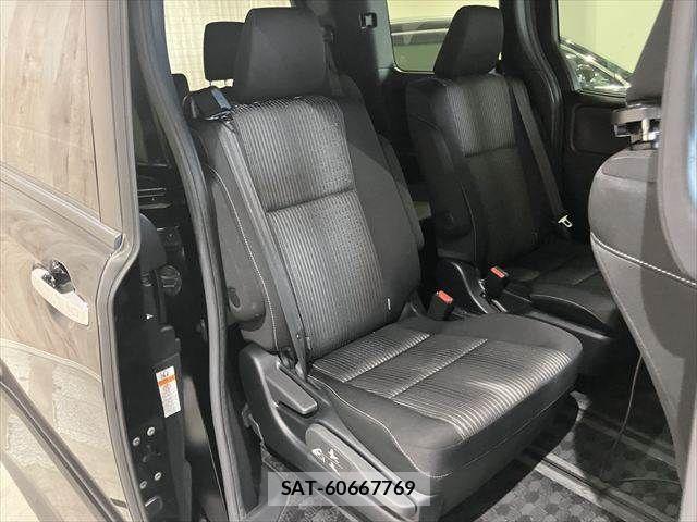 Toyota VOXY 2019-12 7458720-9