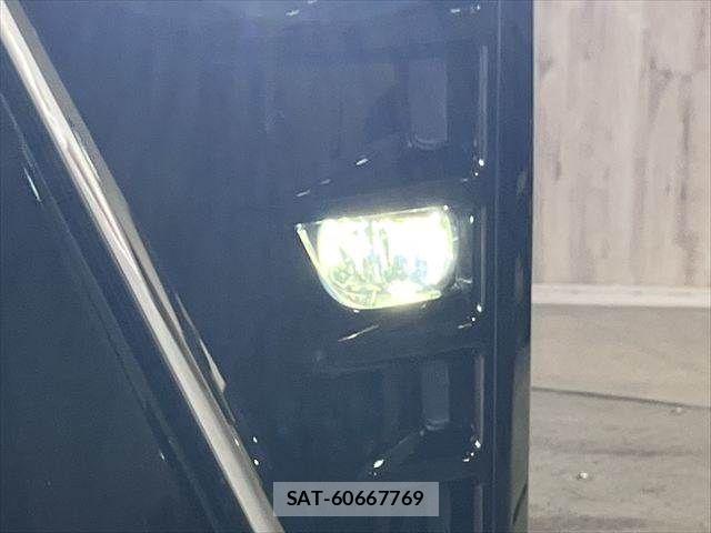 Toyota VOXY 2019-12 7458720-13