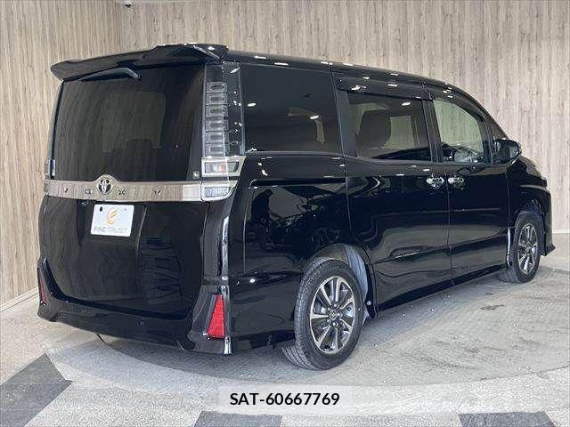 Toyota VOXY 2019-12 7458720-19