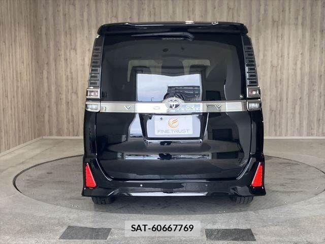 Toyota VOXY 2019-12 7458720-20