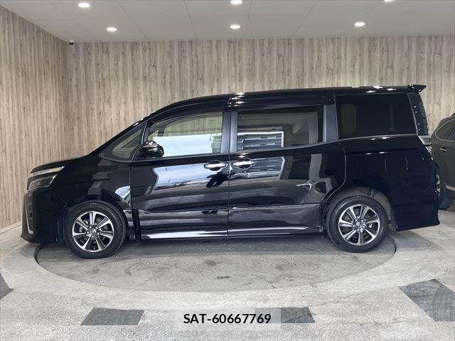 Toyota VOXY 2019-12 7458720-22