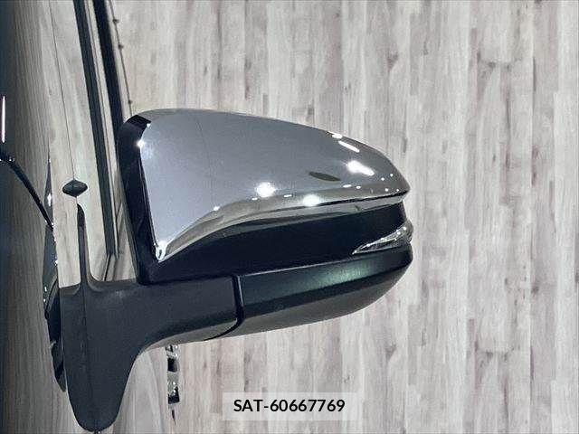 Toyota VOXY 2019-12 7458720-23
