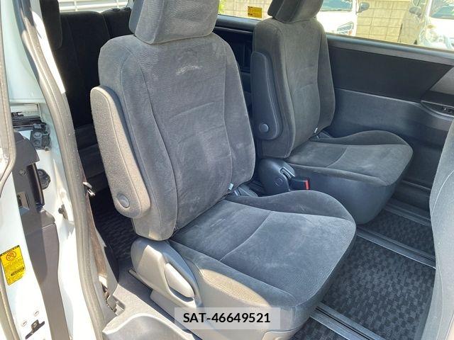 Toyota VOXY 2011-09 7458755-16