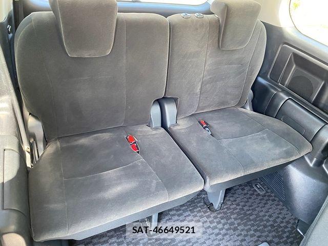 Toyota VOXY 2011-09 7458755-17