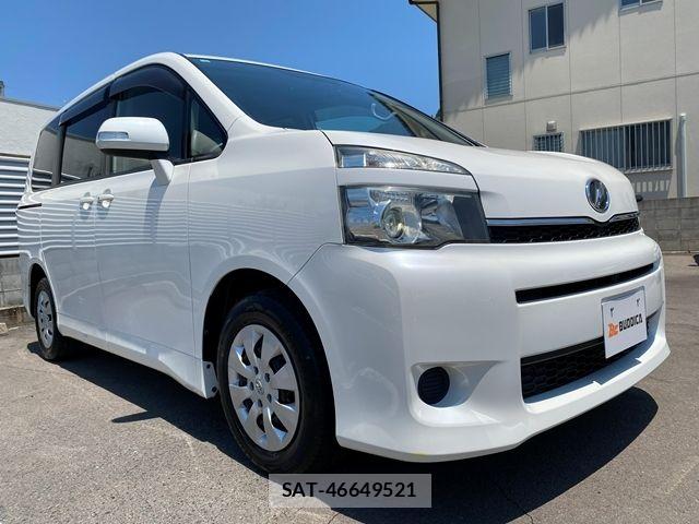 Toyota VOXY 2011-09 7458755-1