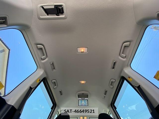 Toyota VOXY 2011-09 7458755-19