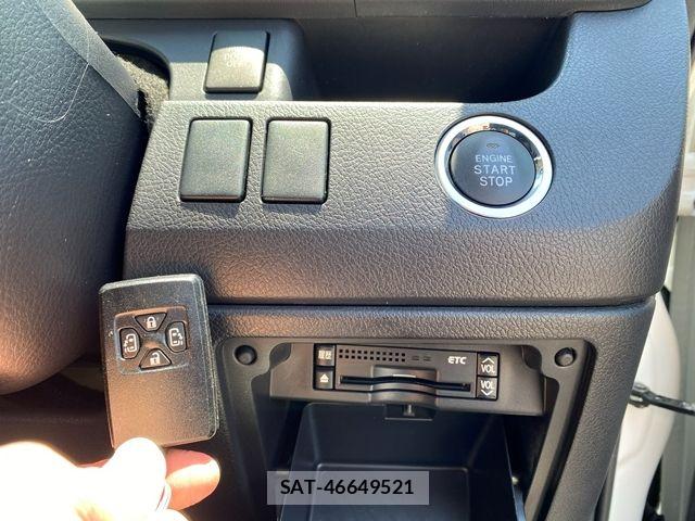 Toyota VOXY 2011-09 7458755-24