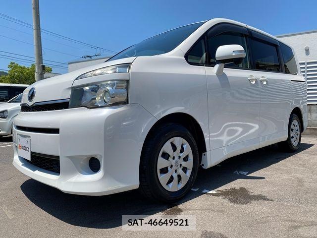 Toyota VOXY 2011-09 7458755-3