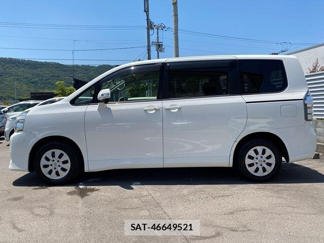 Toyota VOXY 2011-09 7458755-4