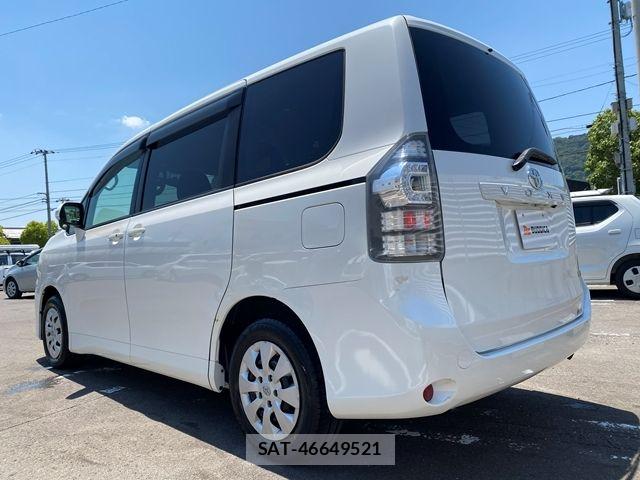 Toyota VOXY 2011-09 7458755-8