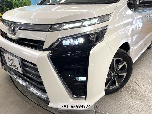 Toyota VOXY 2018-07 7458719-12