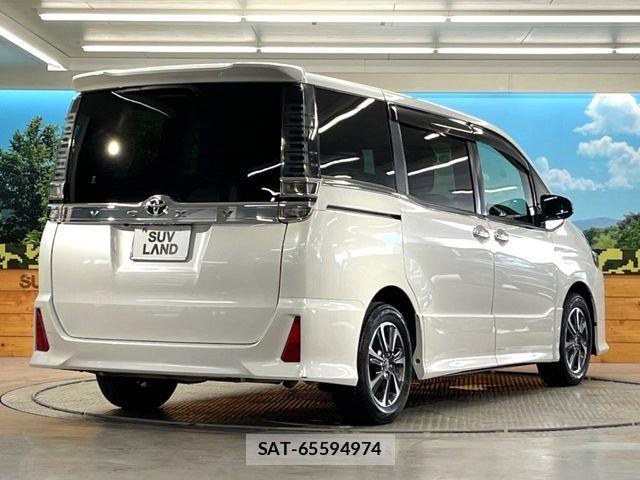 Toyota VOXY 2018-07 7458719-17