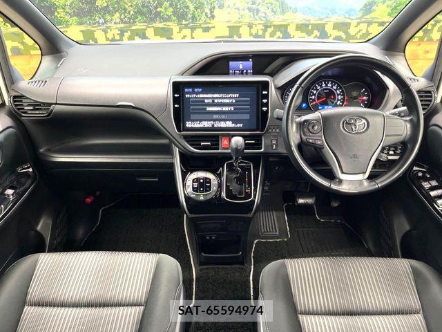Toyota VOXY 2018-07 7458719-1