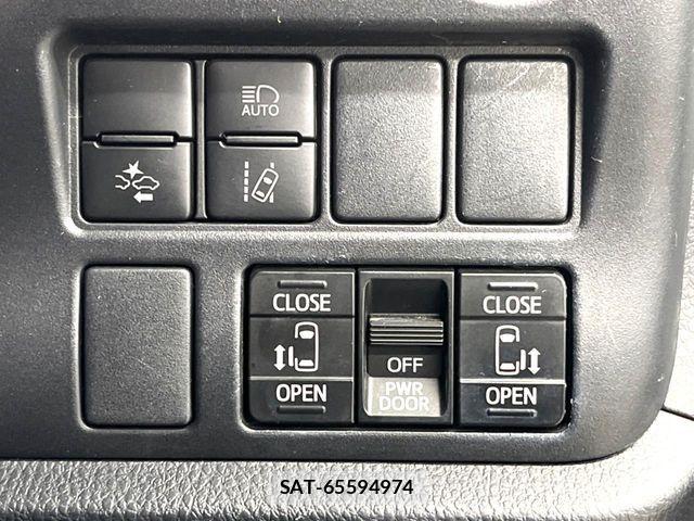 Toyota VOXY 2018-07 7458719-5