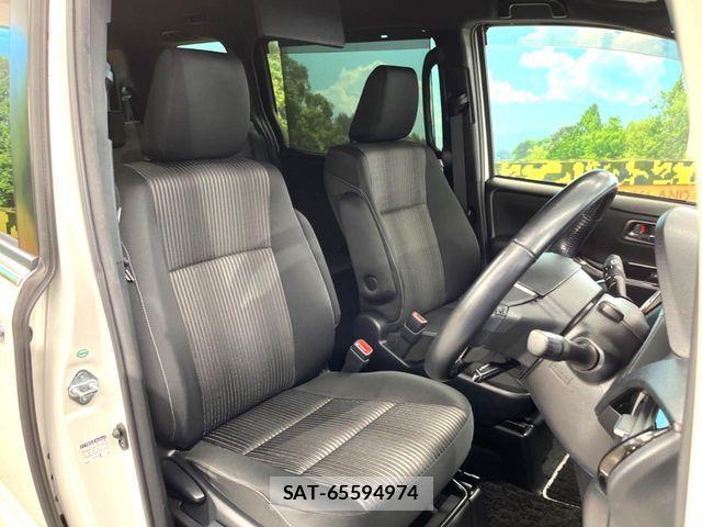 Toyota VOXY 2018-07 7458719-7