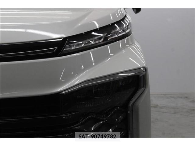 Toyota VOXY 2023-08 7458702-14