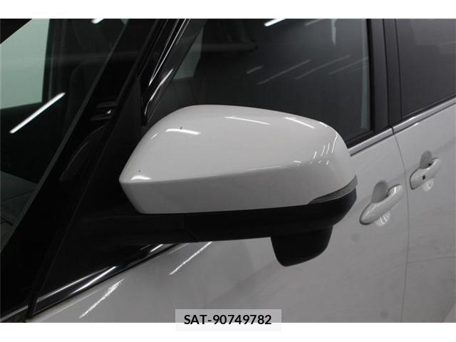 Toyota VOXY 2023-08 7458702-16